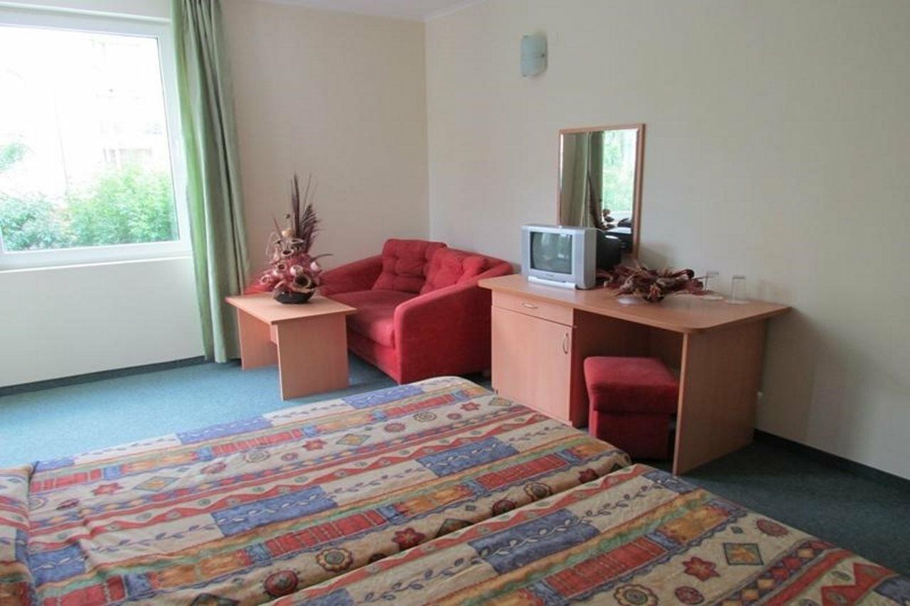 Family Hotel Aurelia Сонячний Берег Екстер'єр фото
